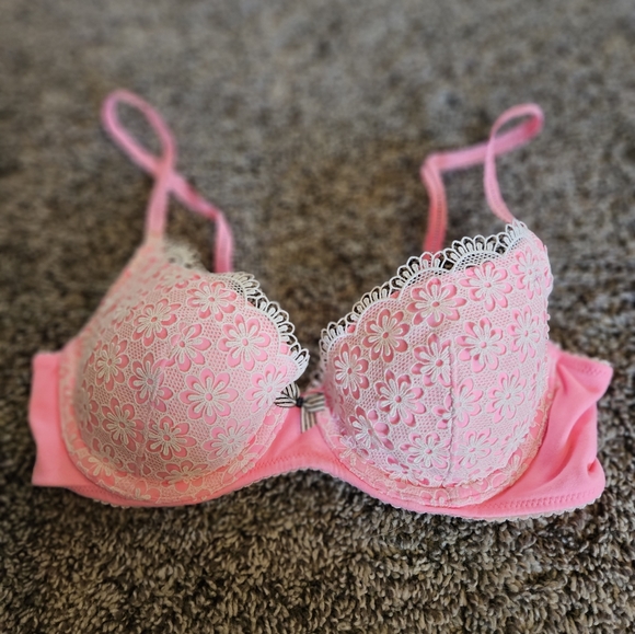 Victoria's Secret Other - Victoria's Secret body by Victoria lined underwire demi bra pink white lace 34 B